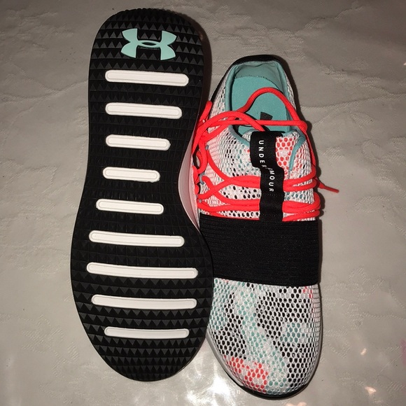 UNDER ARMOUR - Picture 2 of 3